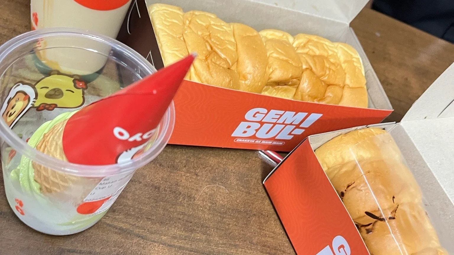 #KegiatanFavorit Berburu Voucher TikTok, Menikmati Es Krim & Roti Gembul, Merajut Kebersamaan