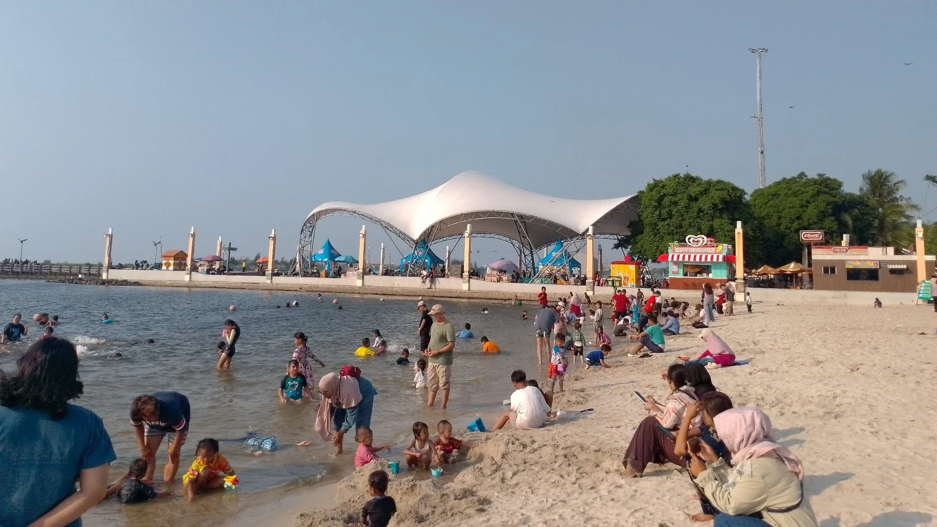 #KegiatanFavorit Jalan Jalan ke pasir Putih (Ancol)