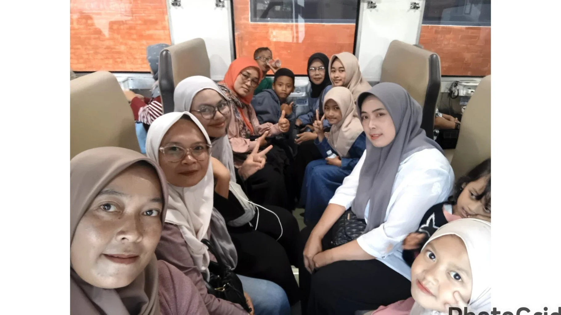 #KegiatanFavorit Jalan-jalan rame rame Naik Kereta