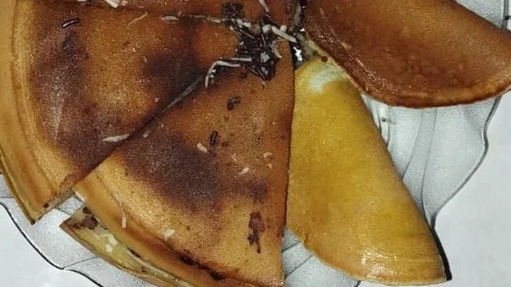 #KegiatanFavorit membuat martabak manis