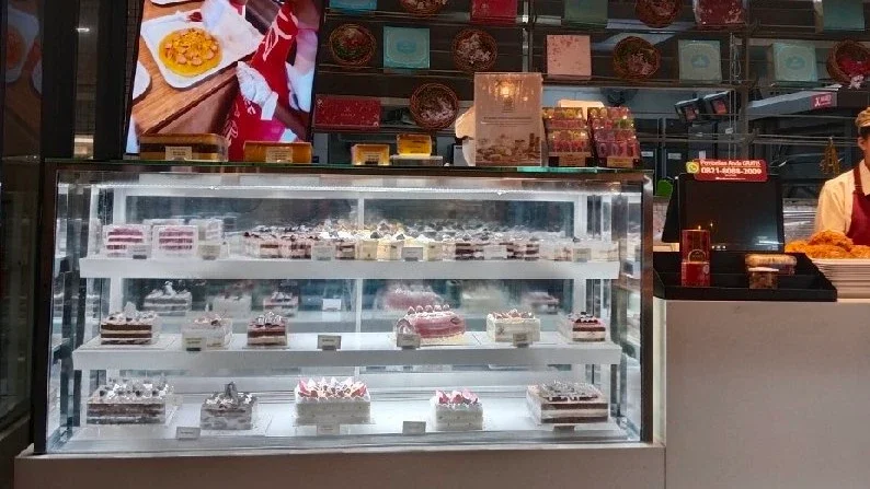 #KegiatanFavorit Minggu Waktunya Jalan-Jalan Dan Wajib Borong Cake