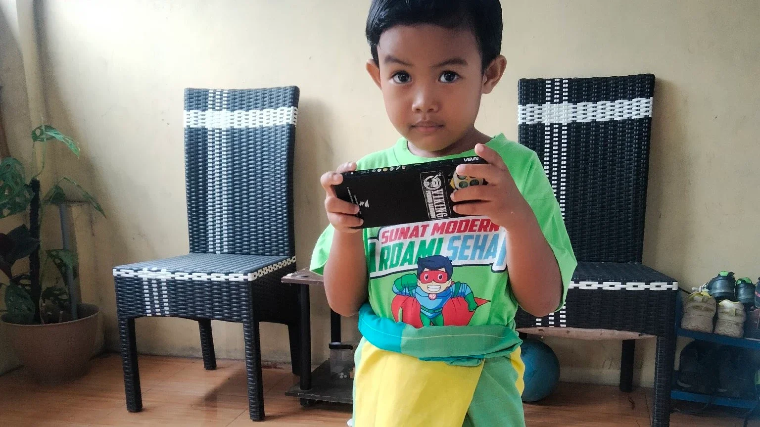 #KegiatanFavorit PASCA KHITAN : BERJEMUR DI BAWAH MENTARI PAGI