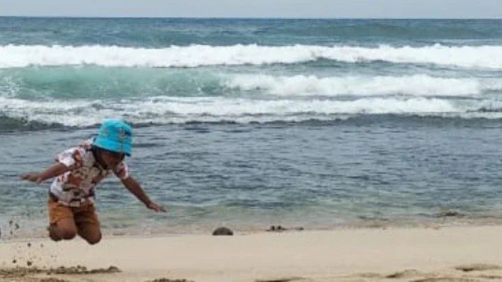 #KegiatanFavorit piknik ke pantai