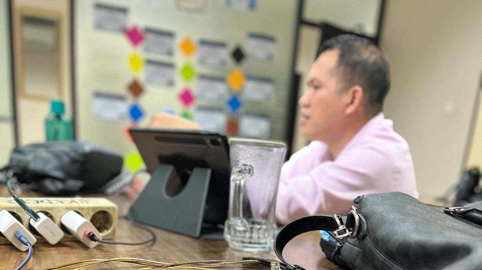 #KegiatanFavorit,Rapat Pagi di Kantor👩🏼‍💻 Bukan Sekadar Diskusi, tetapi Langkah Awal Menuju Kesuksesan"