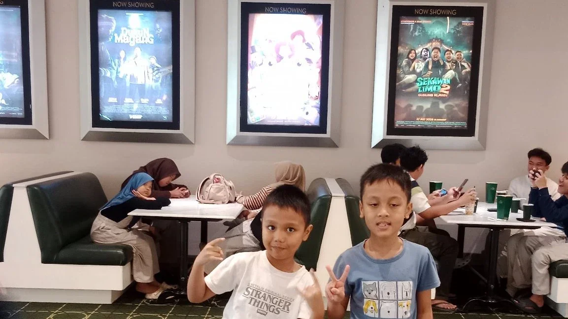 #KegiatanFavorit liburan ke bioskop