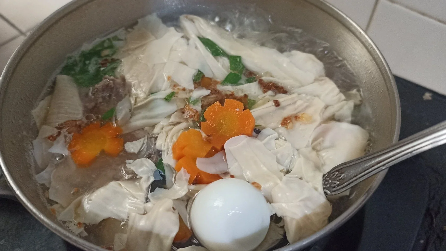 Kehangatan Sup Kembang Tahu Telur Puyuh