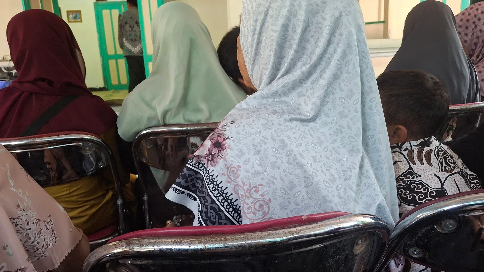 Kerudung Bermotif Bunga