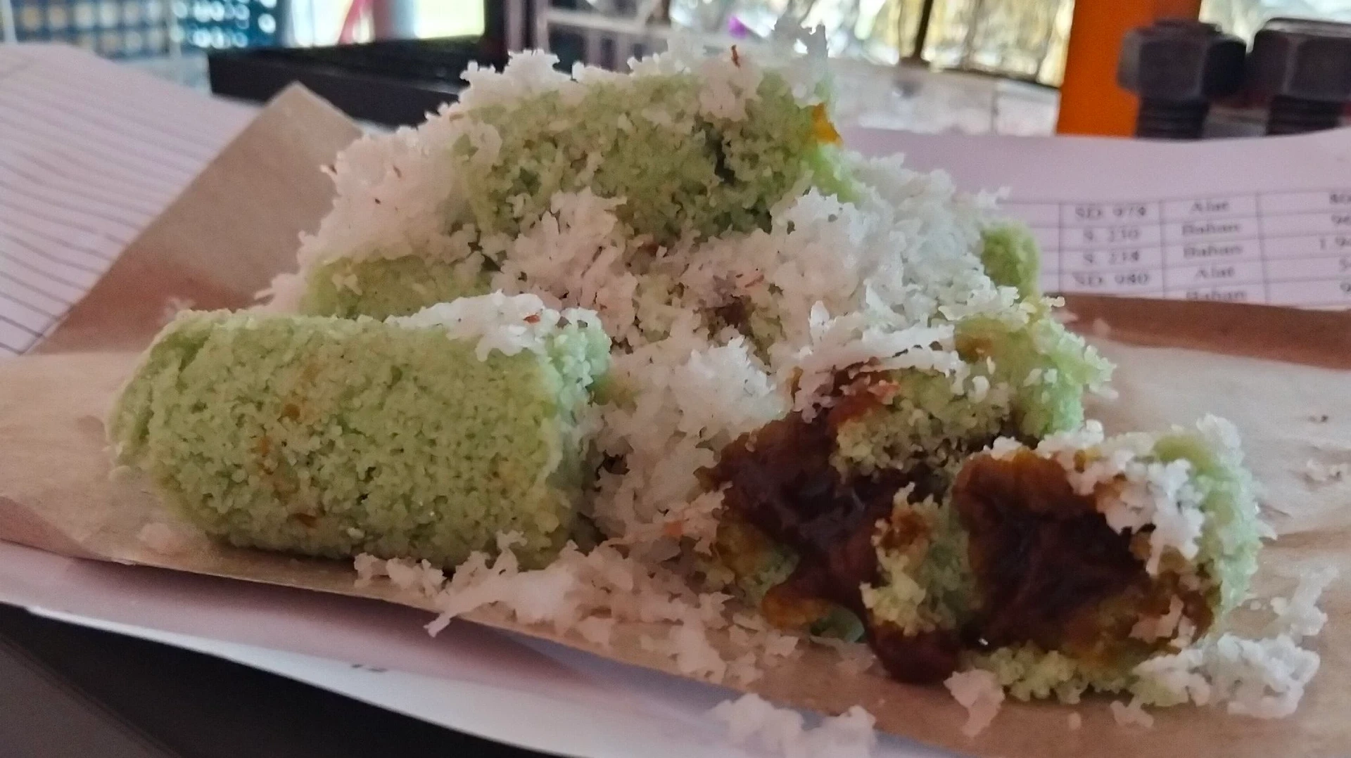 Kue putu (Kue Tradisional)