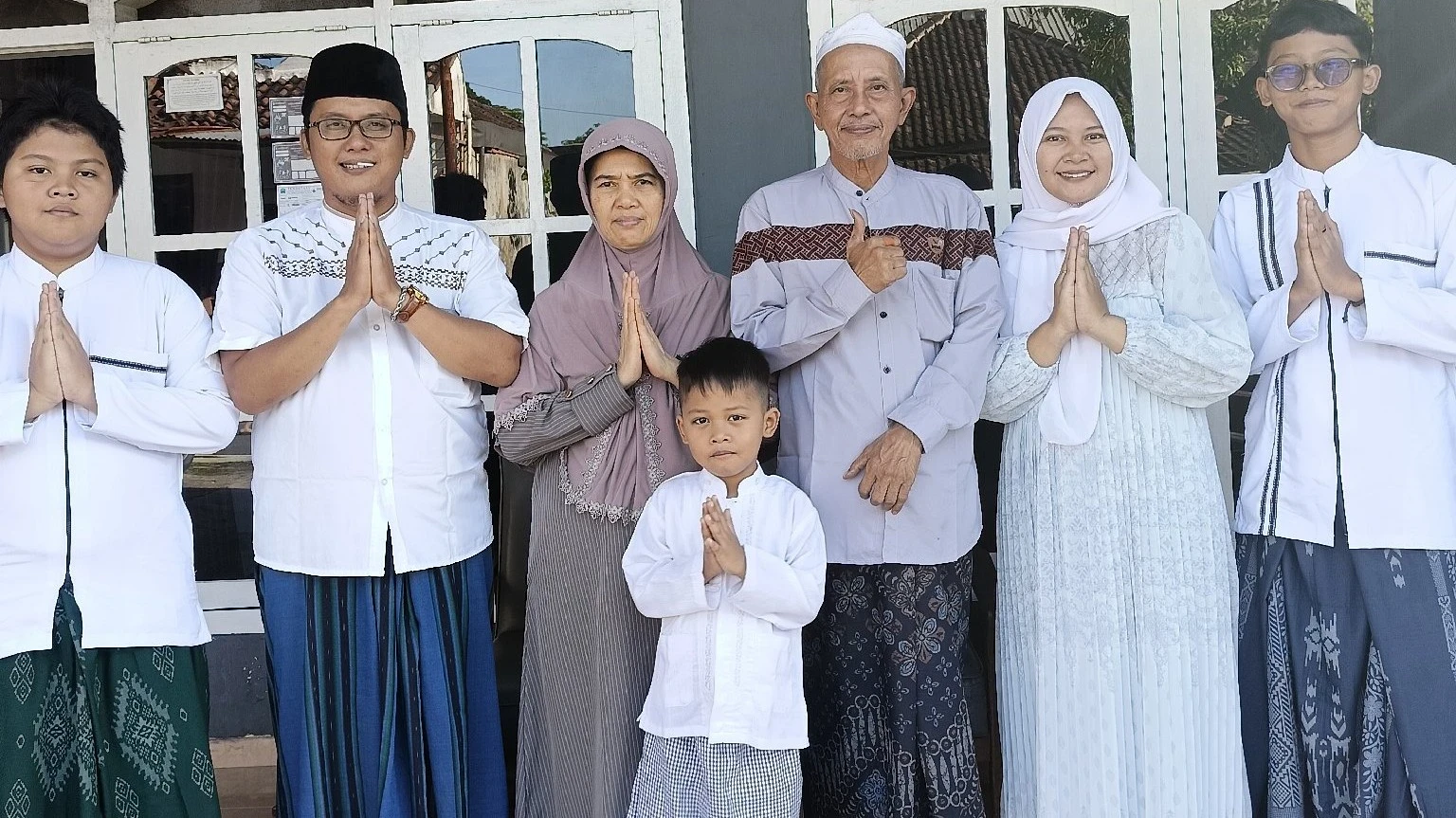 Lebaran Day-1 bareng keluarga.. menikmati setiap #CeritaMomenFitri