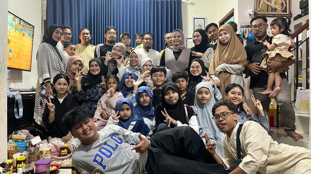 Hari Raya lagi sakit dijenguk Saudara Dirumah