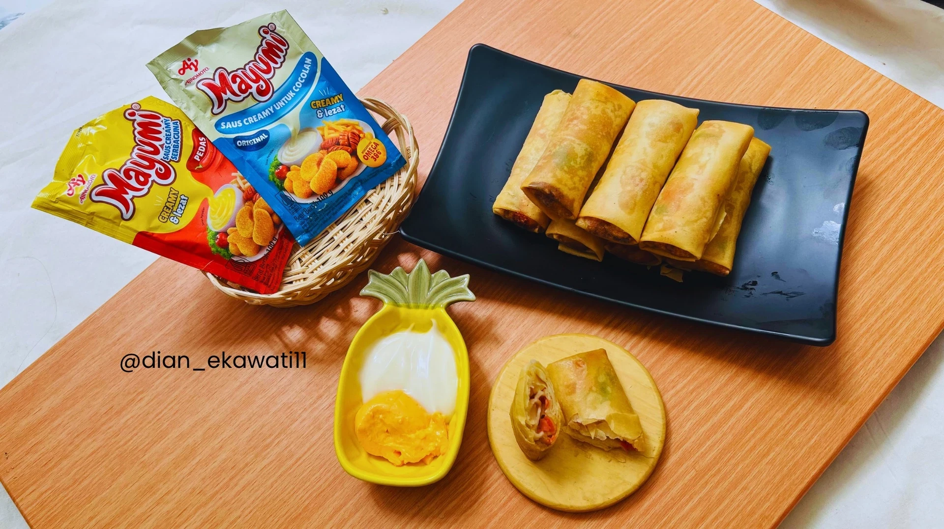 Lumpia Crab Rangoon