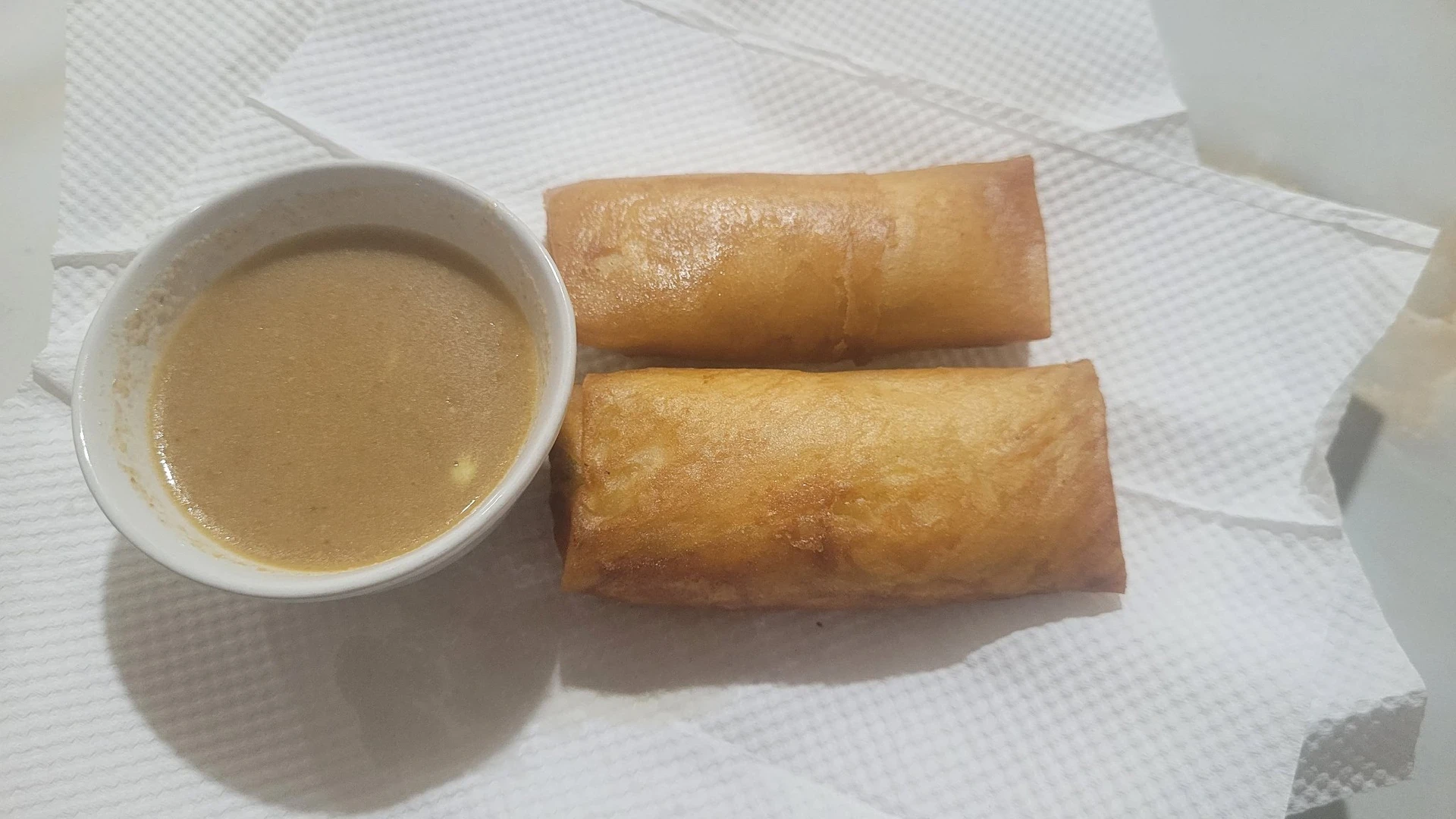 Lumpia isi tahu dan Sambel kacang