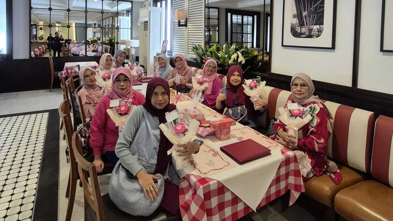 Lunch bareng bestie