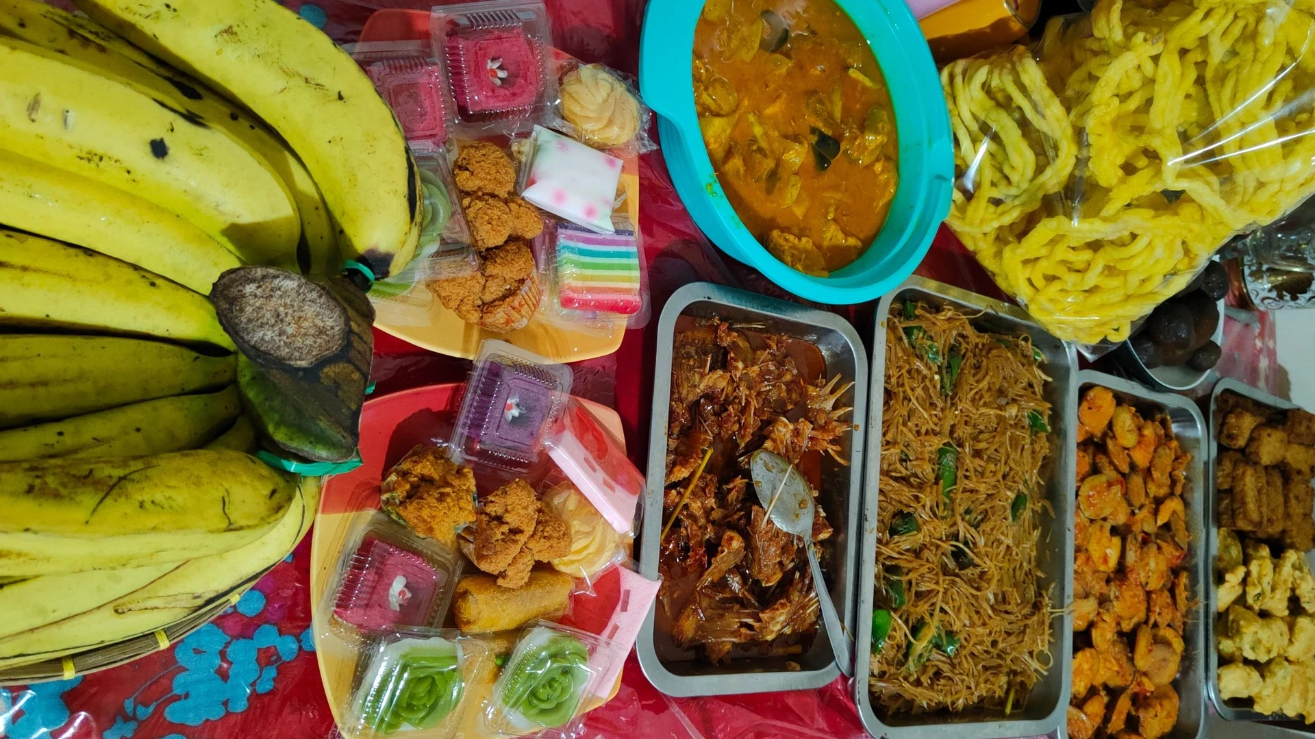 Makan Bersama di Kampung Halaman #CeritaMomenFitri