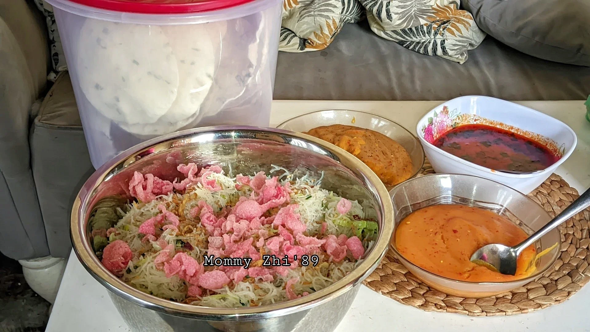 Makan Bihun Rame-Rame