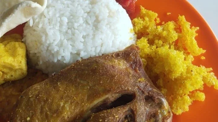 MAKAN DILUAR ARAU DI RUMAH ?