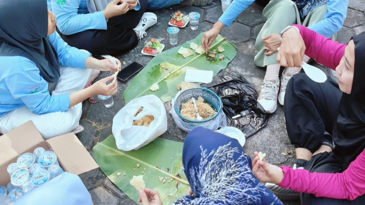 makan makan bareng teman