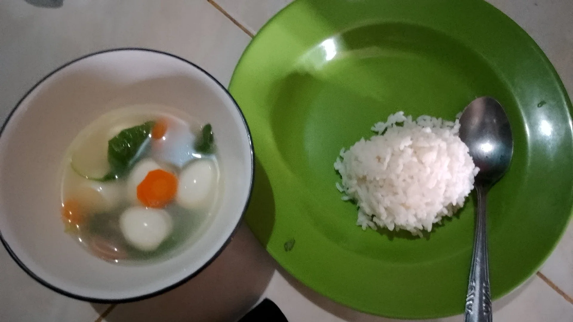 Makan siang si kecil ( bayam wortel telur puyuh )