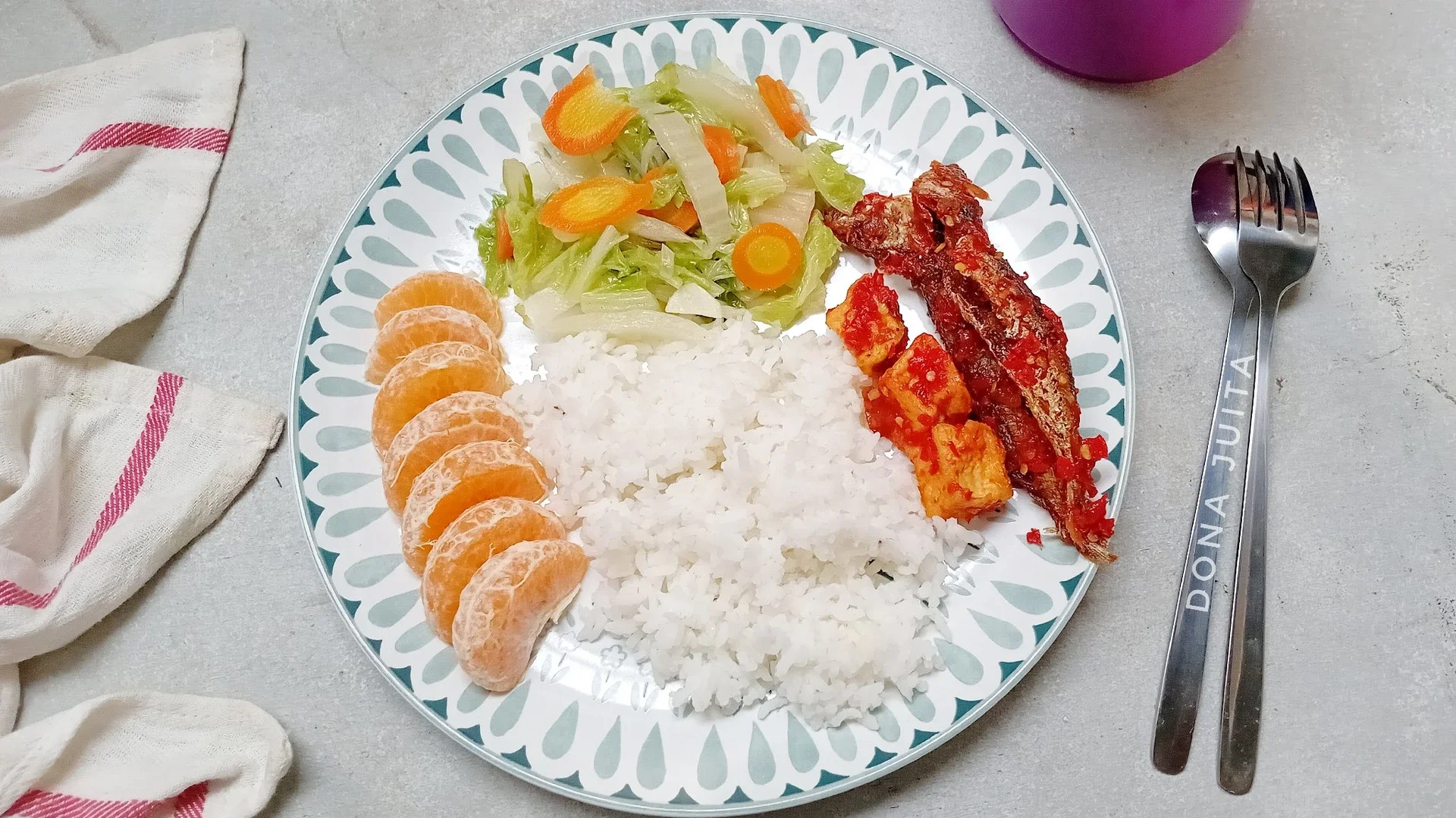 Makan Soreku Hari Ini, Seporsi Nasi dan Ikan Balado #IsiPiringmuHariIni