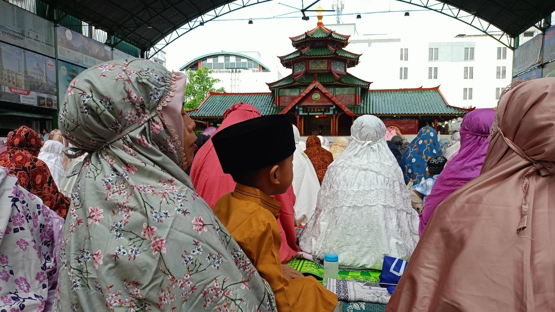 #maknaiduladha : Sholat Idul Adha di masjid iconic
