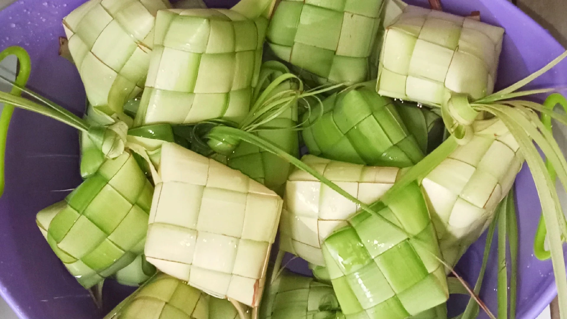 Masak Ketupat.
