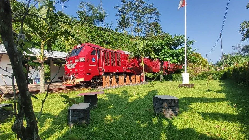 Melihat Kereta Api #KegiatanFavorit