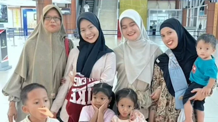Mengantar anak bungsu sampai bandara #PotretHariRaya