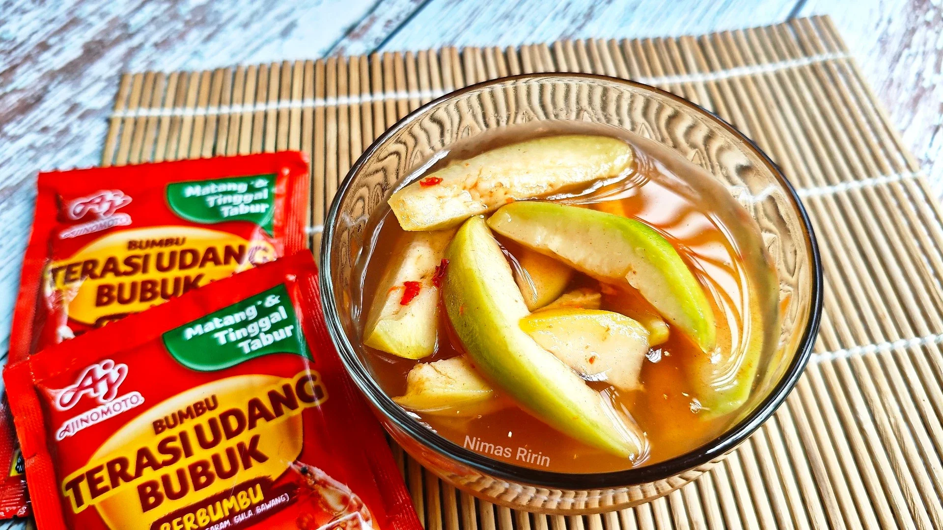 Mengolah Kedondong Jadi Asinan Buah