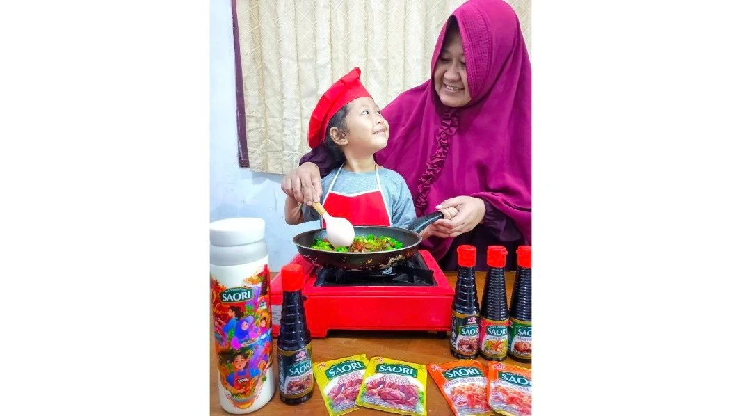 Momen Memasak Bersama Si Kecil dan SAORI