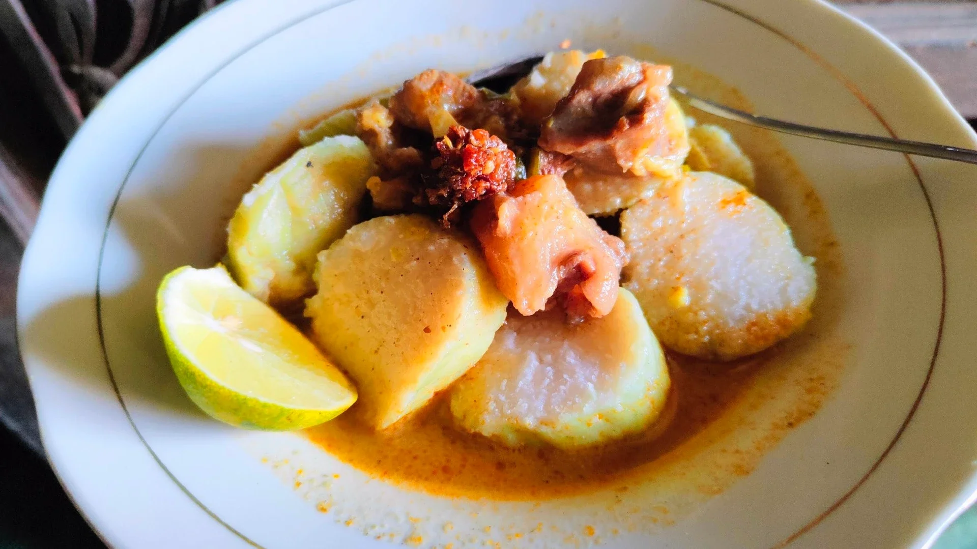 Morning Reward: Gulai Lontong Buatan Sendiri 🍲