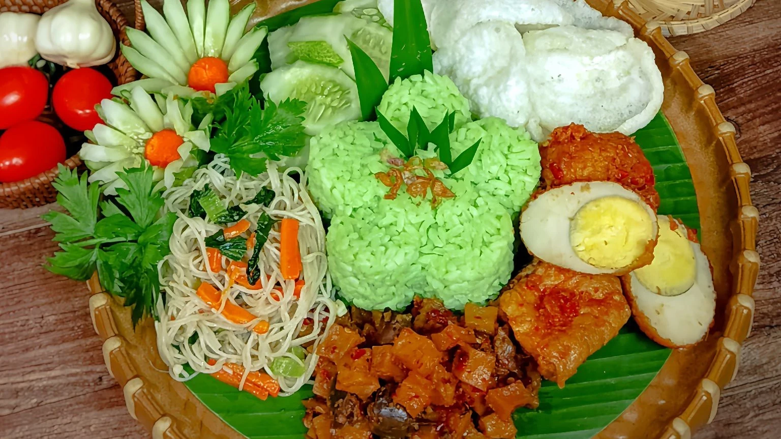 Nasi Gurih Daun Suji Komplit Umami