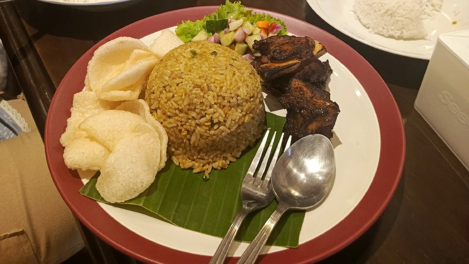 DUET MAUT KULINER SURABAYA: Nasi Goreng Kambing dan Iga Bakar Kualitas Bintang Lima! #DibalikLensa