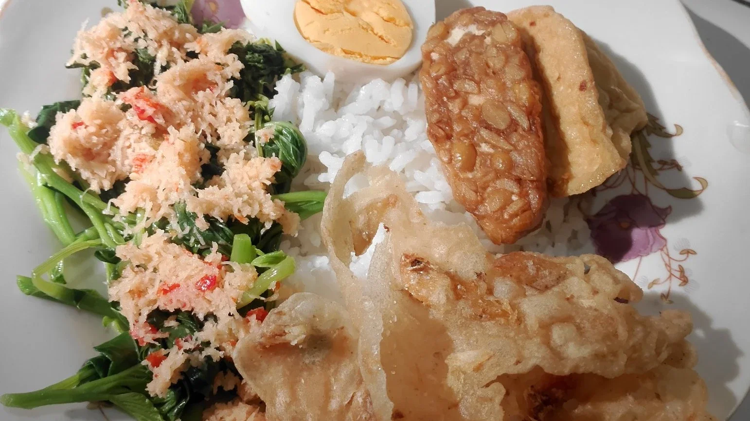 Nasi urap selalu bikin nafsu makan naik #IsiPiringmuHariIni
