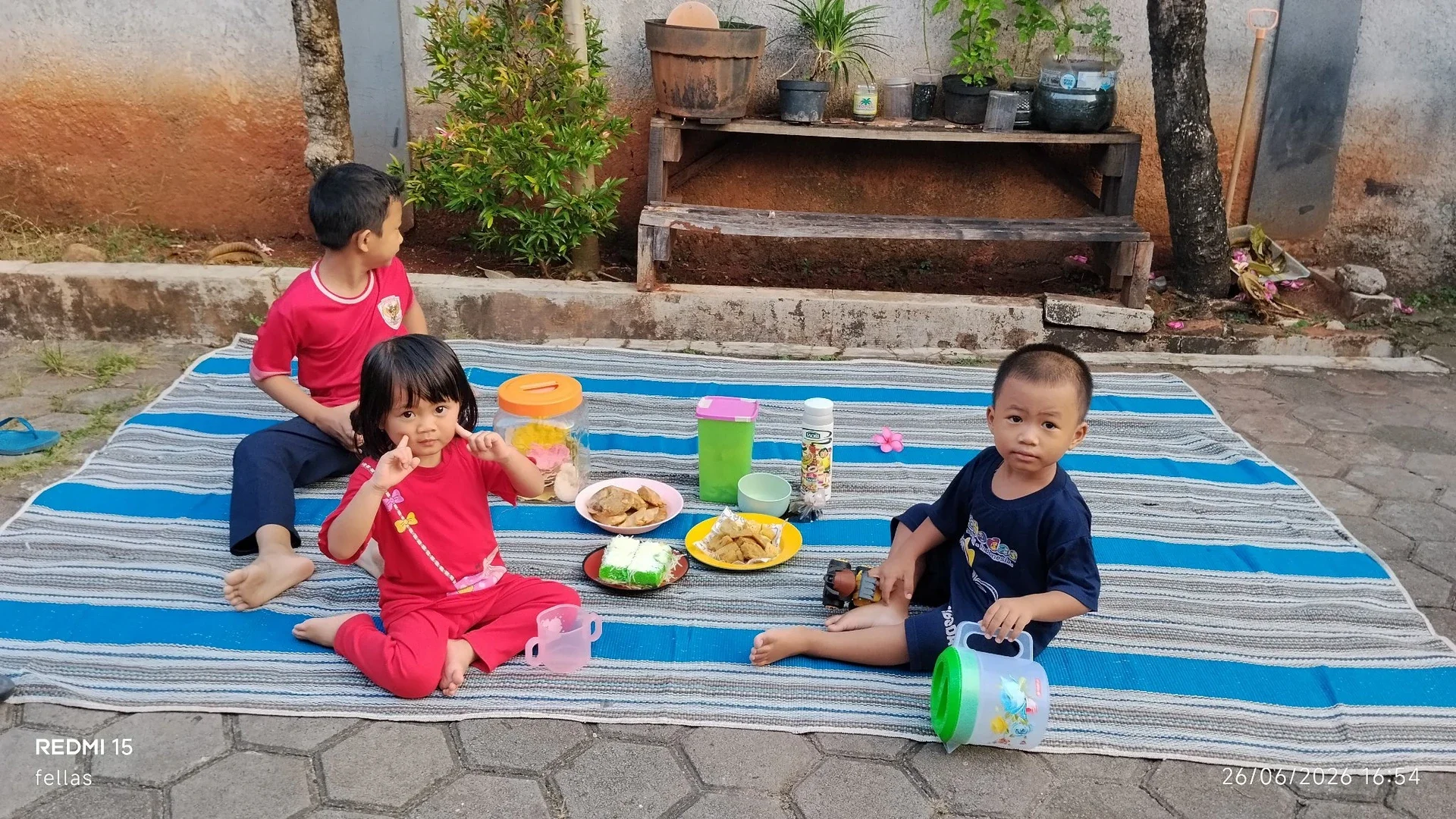 Nongkrong Sore w/ Tetangga (#KegiatanFavorit)