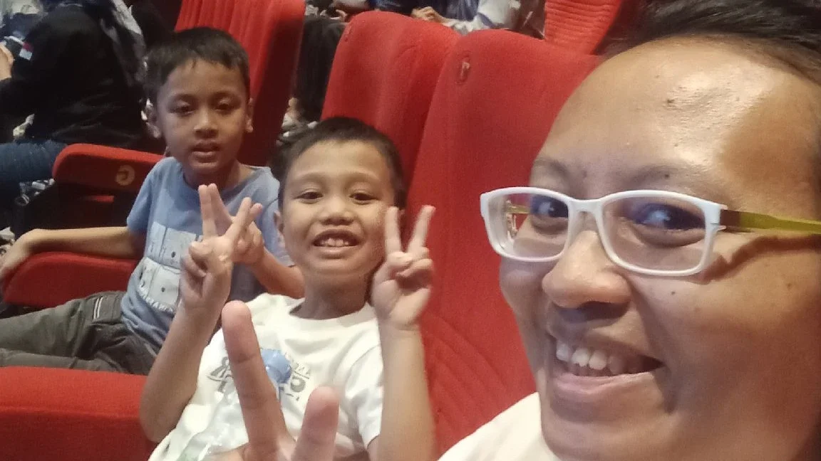 Nonton Film Kesukaan #KegiatanFavorit