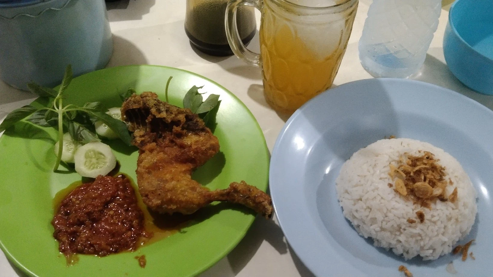 pecel ayam Lamongan nemenin waktu berbuka puasa
