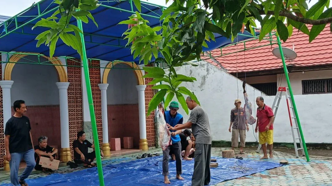 Pemotongan Daging Kurban di Lingkunganku #MaknaIdulAdha