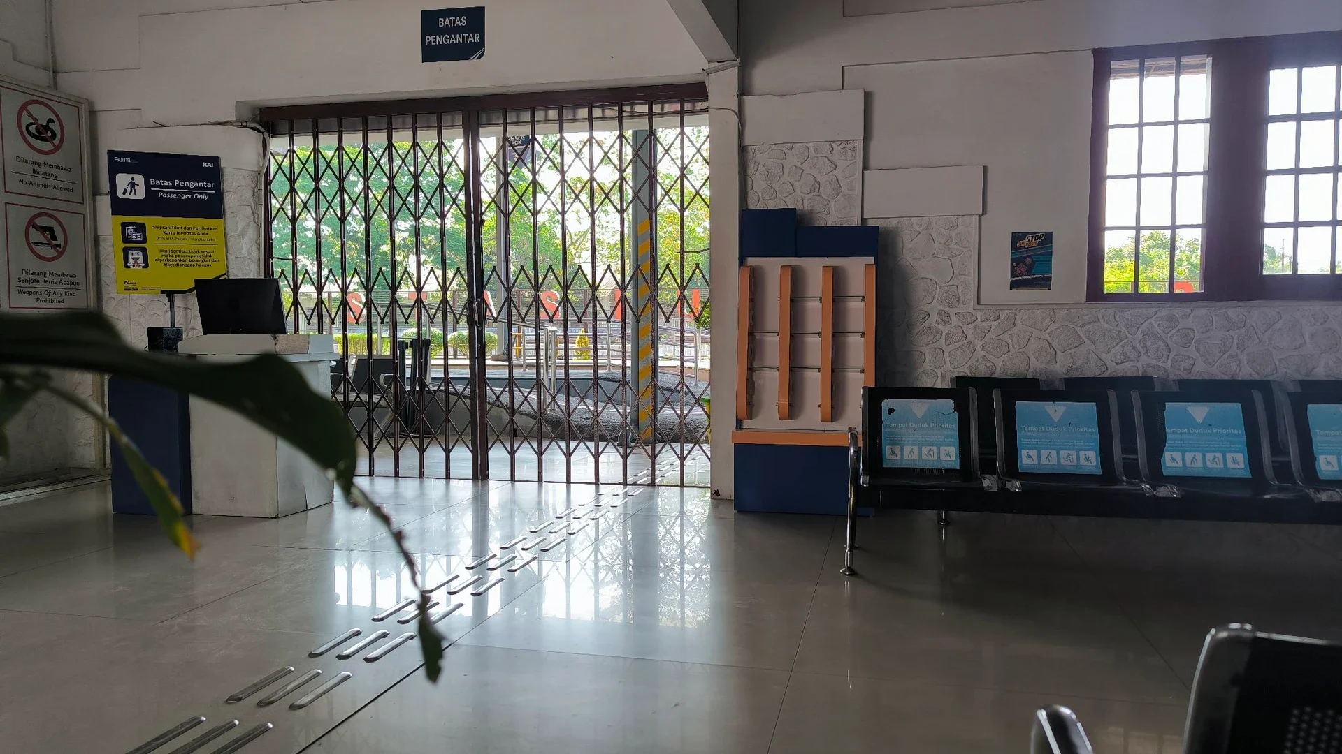 Pergi Ke Stasiun Kereta