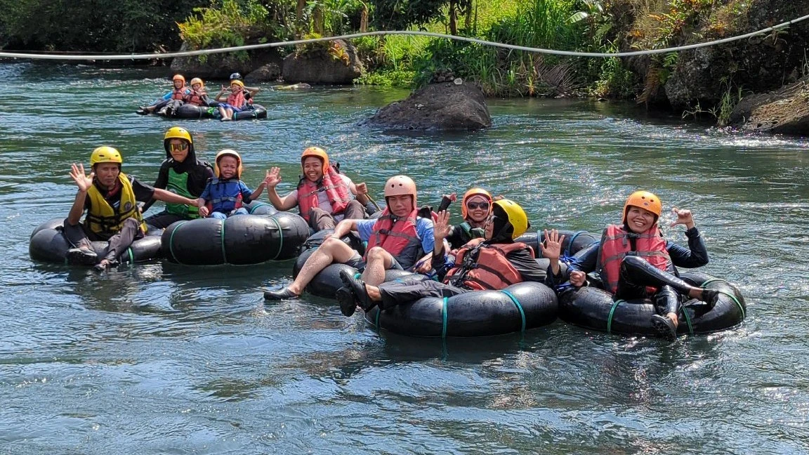 Rafting bersama #CeritaMomenFitri