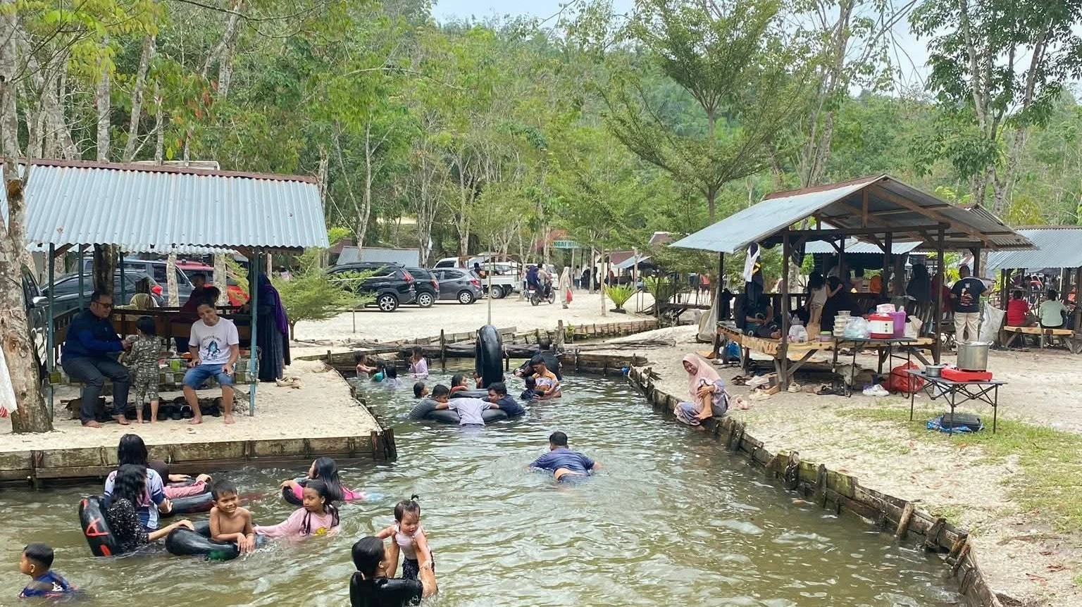 Ramainya tempat wisata di hari raya #PotretHariRaya