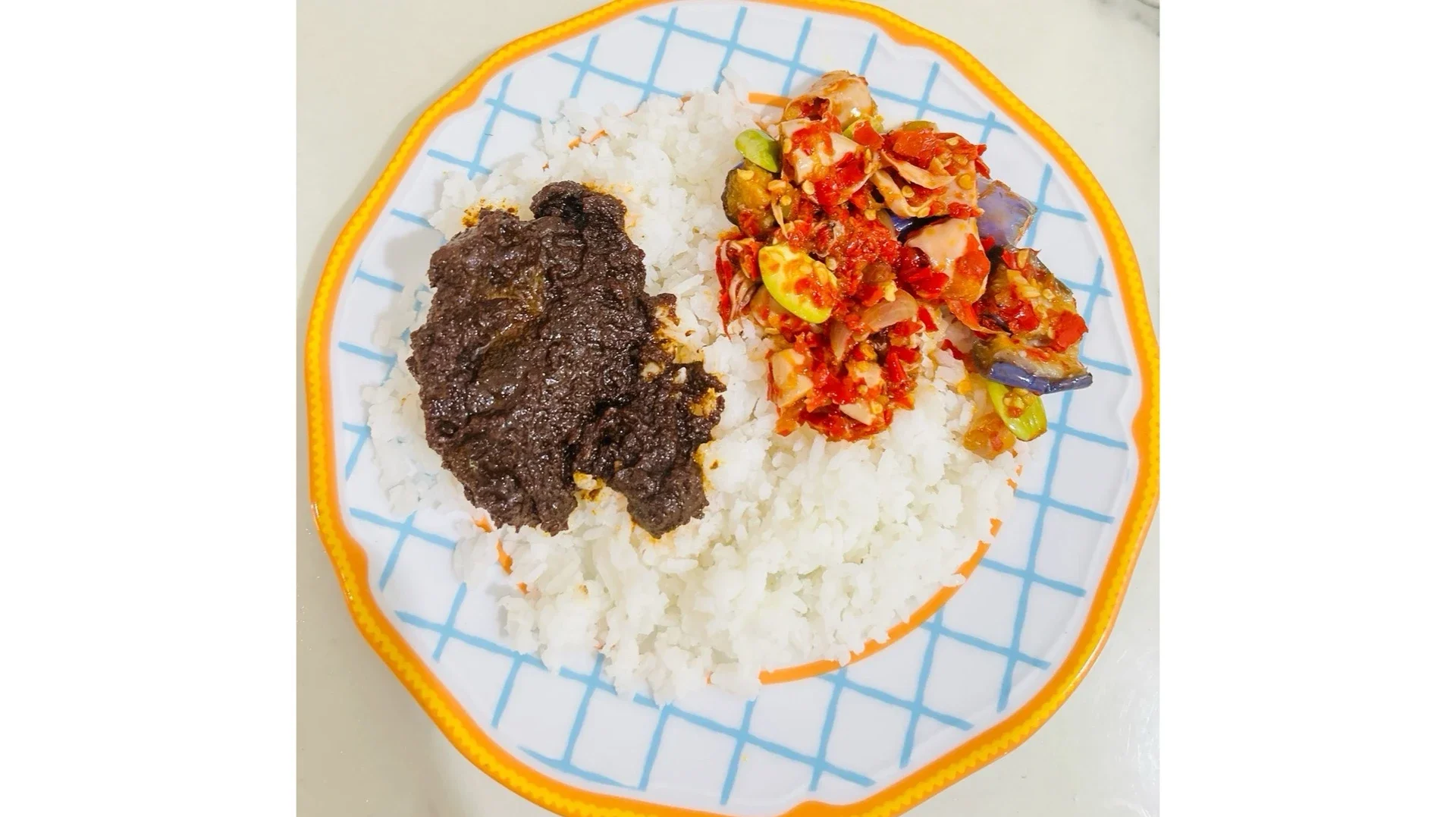 RENDANG DAGING & SAMBEL CUMI ASIN PETE