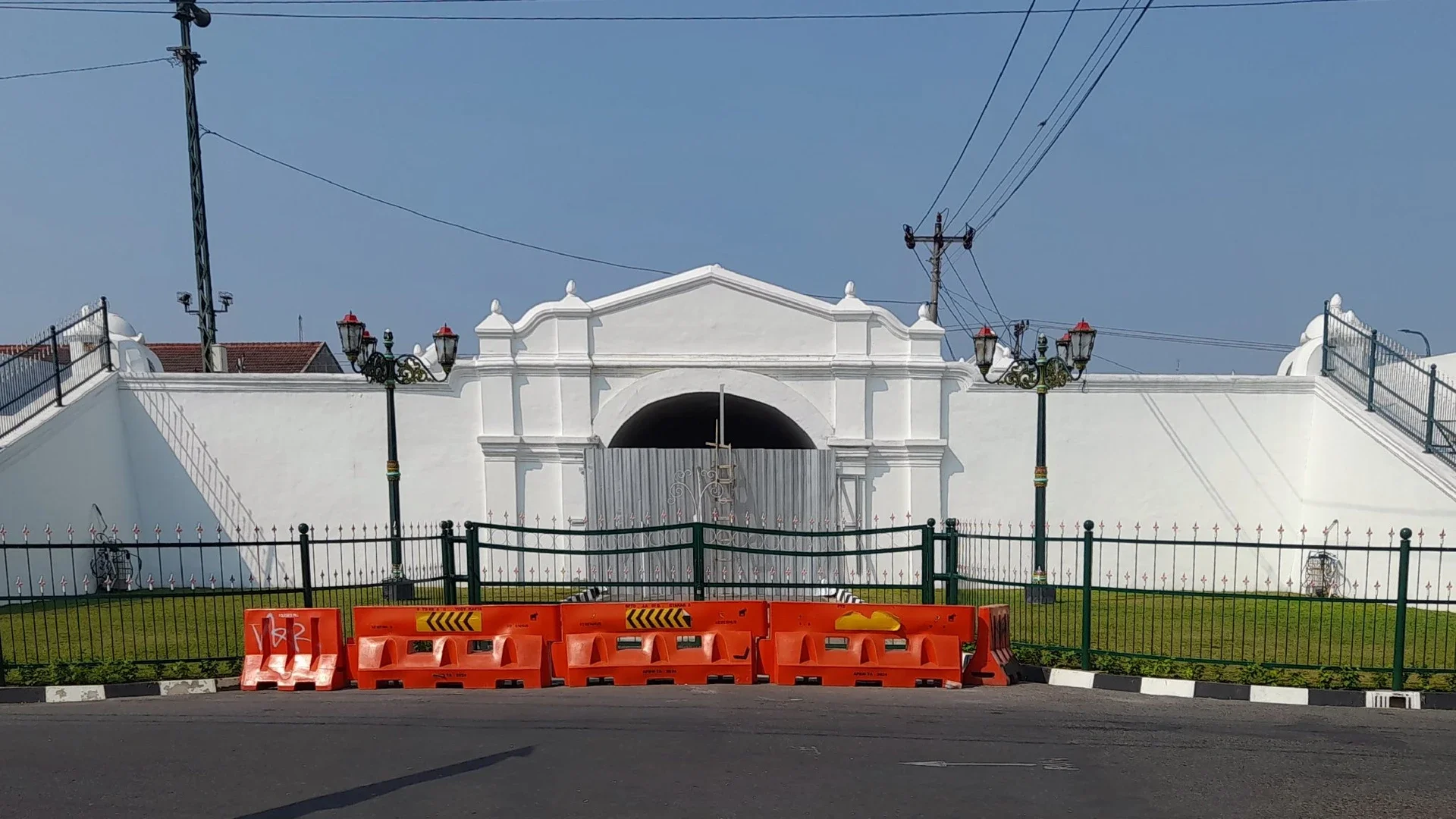 Renovasi Plengkung Gading Kraton Yogyakarta Yang Hampir Selesai