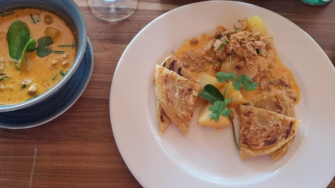 Roti Canna Gulai Ayam