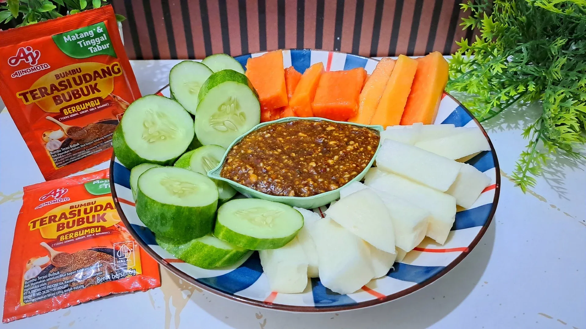 Recook Rujak Buah ala AJINOMOTO® Terasi Udang