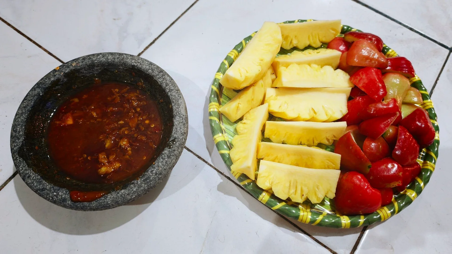 Rujak Nanas dan Jambu Air