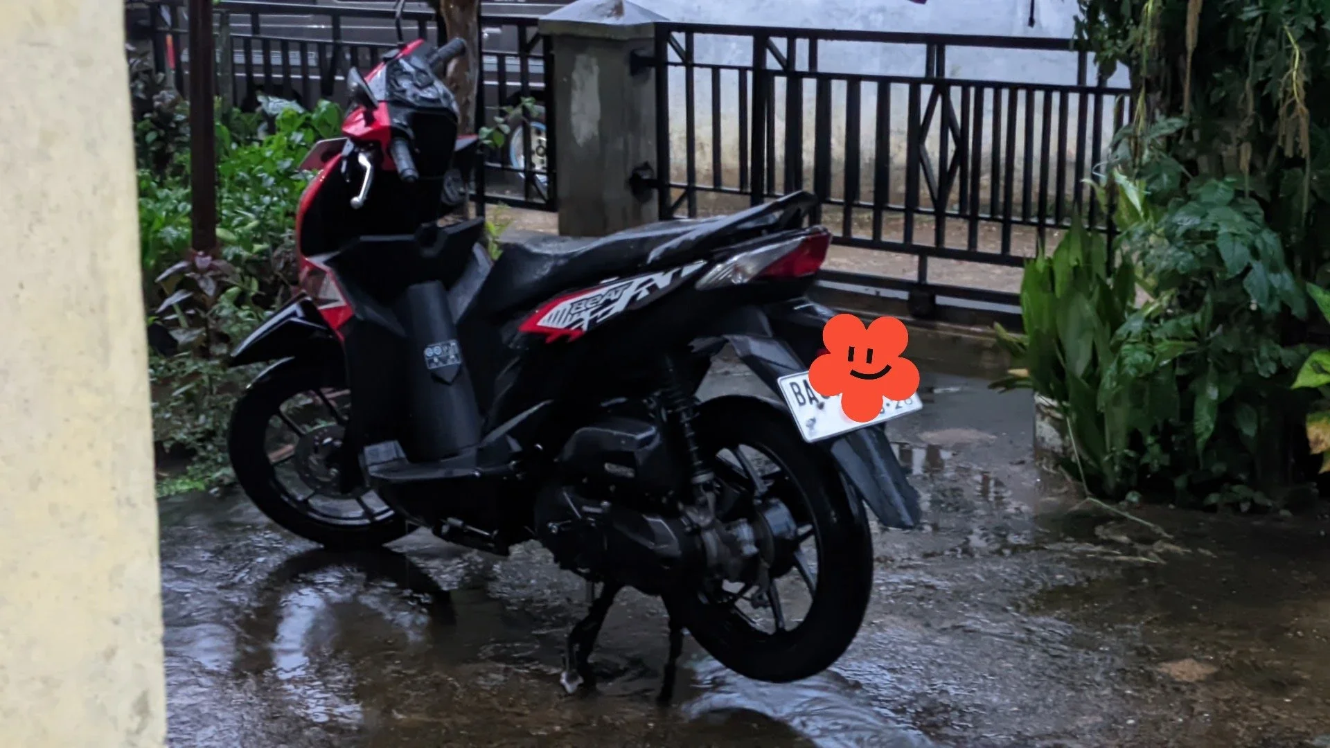Satu Hujan, Dua Kebahagiaan