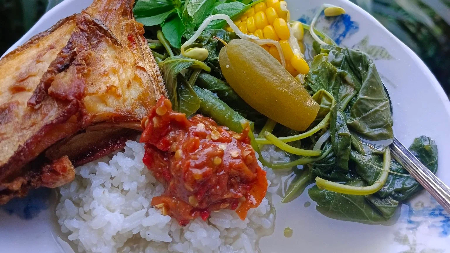 Sayur Asem Penyetan Ikan Asap