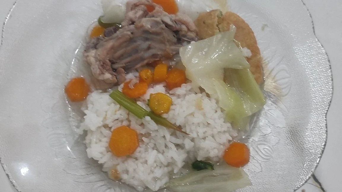 Sayur sop ayam & Perkedel favorit sikecil #IsiPiringmuHariIni