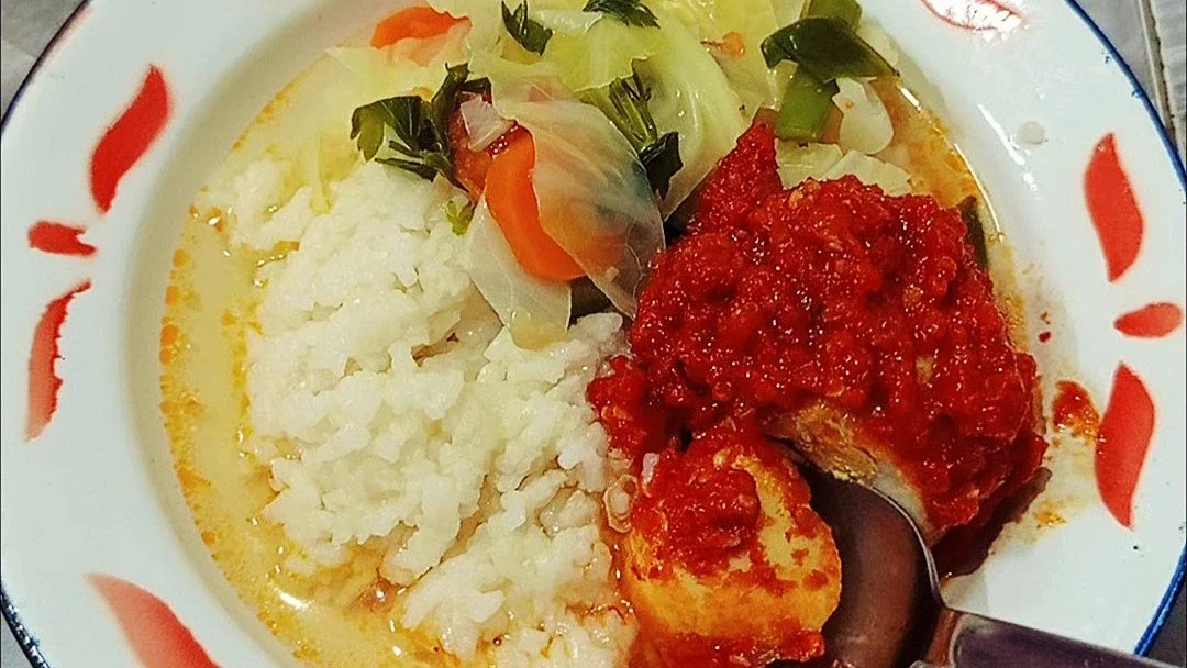 sayur sop + telur balado