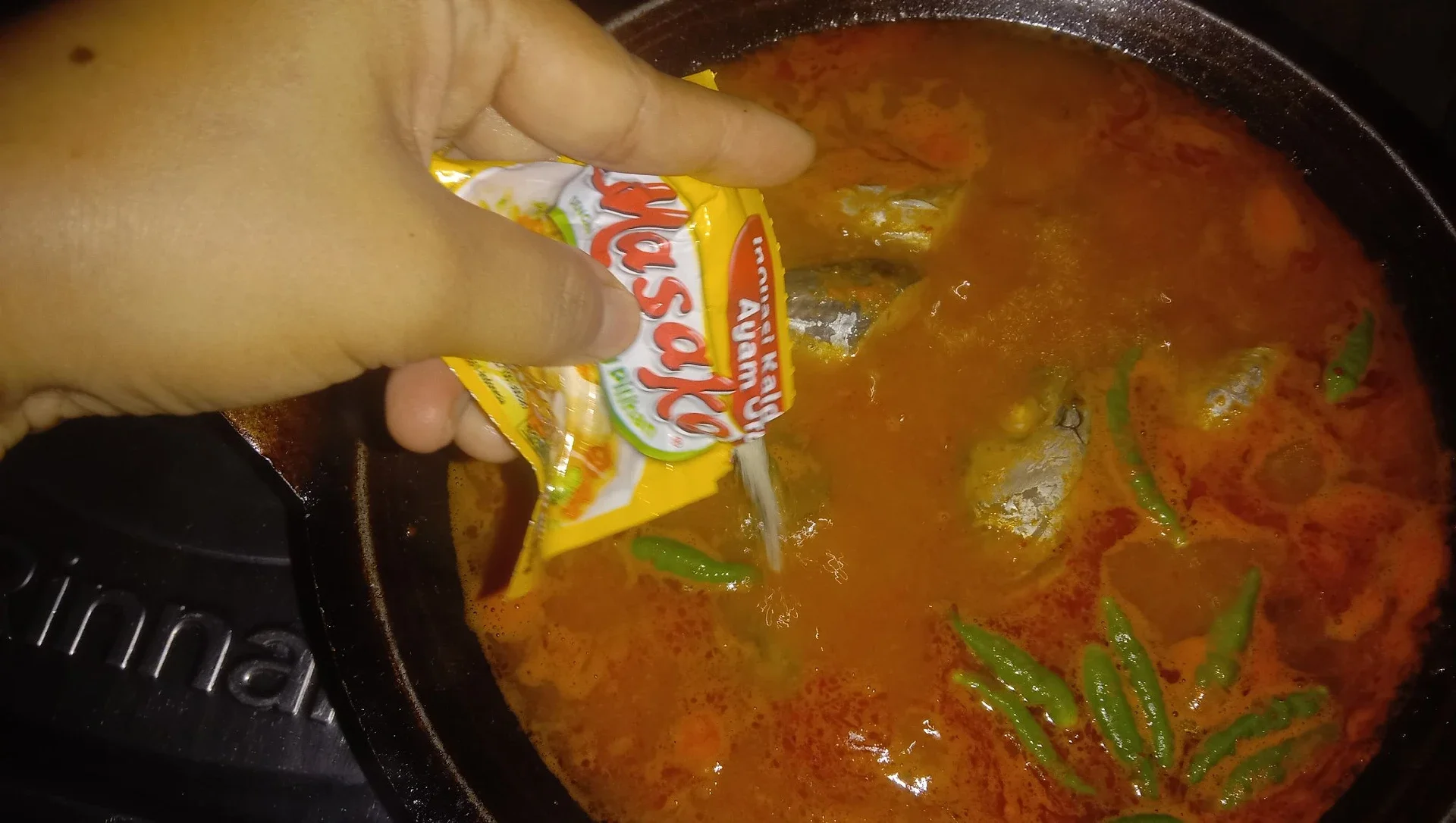Seasoning dengan Masako rasa ayam